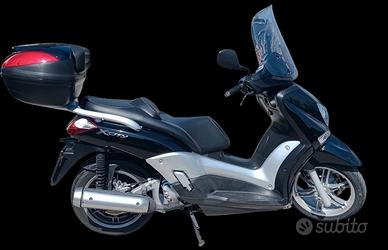 Scooter Xcity 250 