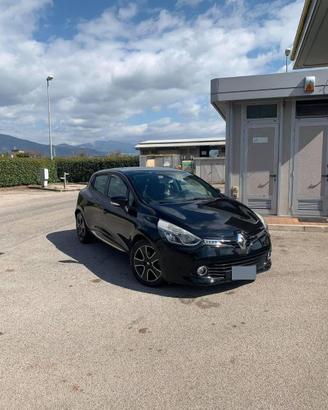 2013 Renault nuova clio 4' (prezzo trattabile)