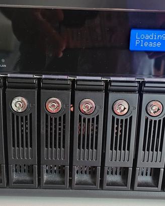 QNAP TS-853 Pro a 8 bay