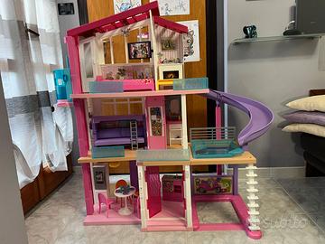 Casa di Barbie DreamHouse