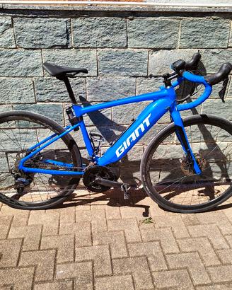 Giant Road E+ pedalata assistita