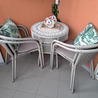 tavolo e sedie da giardino