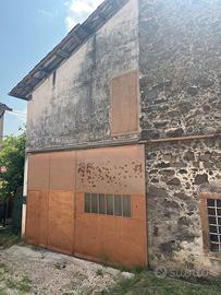 Portone in ferro per fienile