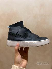 Nike vandalised uomo shop