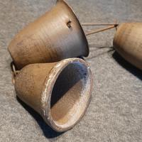 catena di antiche campane campali