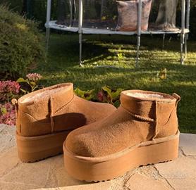 Stivali UGG con suola platform n.39