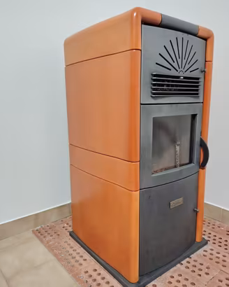 Stufa a pellet funzionante