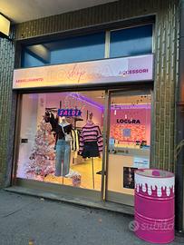 Negozio abbigliamento donna