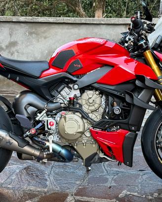 Ducati streetfighter v4s