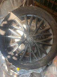 cerchi toyota chr neri 18pollici  gommati