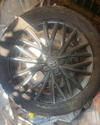 cerchi toyota chr neri 18pollici  gommati