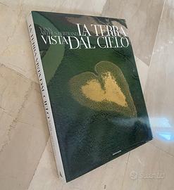 LIBRO FOTOGRAFICO-LA TERRA VISTA DAL CIELO