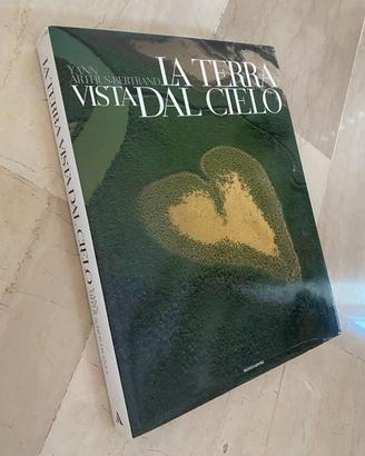 LIBRO FOTOGRAFICO-LA TERRA VISTA DAL CIELO