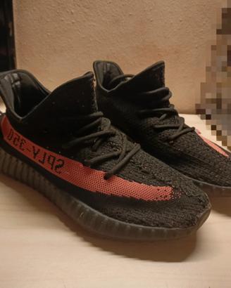 Yeezy boost 350 v2 nero rosso