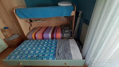 Letti a castello con letto supplementare