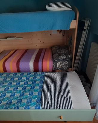 Letti a castello con letto supplementare