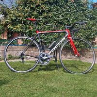 bicicletta da corsa su strada Focus izalco Max