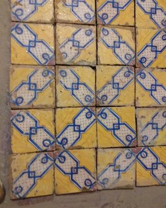 Mattonelle in  Maiolica metà Ottocento, Napoletana