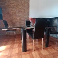 Tavolo e sedie