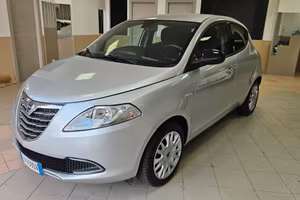Lancia Ypsilon 1.2 69 CV 5 porte Elefantino