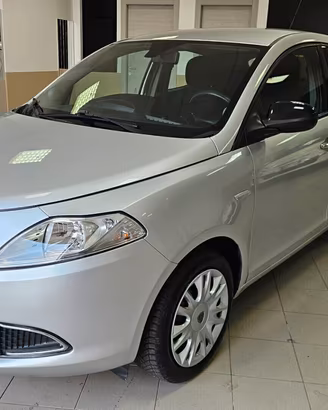 Lancia Ypsilon 1.2 69 CV 5 porte Elefantino