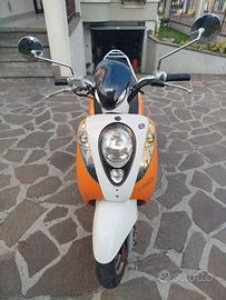 Scooter Sym Mio 100