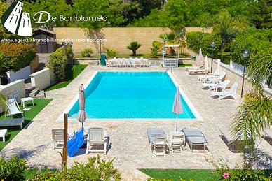 S.Vito-Via Gattucci villa in residence con piscina
