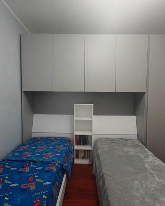Cameretta a ponte + 2 letti + armadio