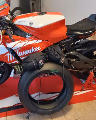 Yamaha r1
