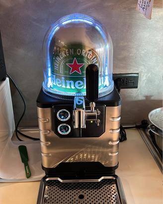 Spillatore birra fusti da 8 litri.