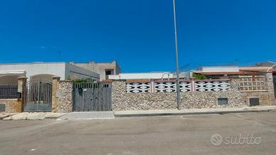 A due passi dal mare - con cortile