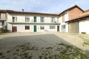 CASA SEMINDIPENDENTE A MONTALDO ROERO