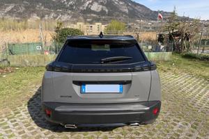 PEUGEOT 2008 GT LINE