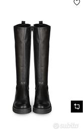 Stivali di pelle.neri