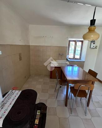 CASA SEMINDIPENDENTE A LESSOLO