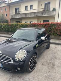 MINI ONE A BENZINA
