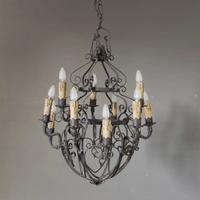 Lampadario in ferro battuto