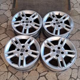 4 - CERCHI IN LEGA FIAT 6X15 4X98 ET33 CB 58,1