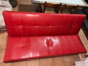 OCCASIONĒ 2 Divanetti rossi e 4 poltroncine nere