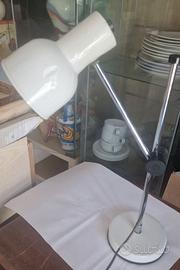 Lampada da tavolo anni '70, con braccio regolabile