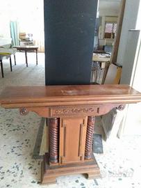 console ingresso  in stile classico