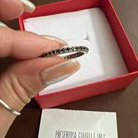 Anello Infonity oro bisnco 18kt con 36 diamanti