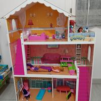 Casa delle bambole in legno 