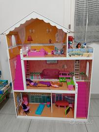 Casa delle bambole in legno 