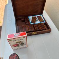 Gioco poker e dadi da gioco