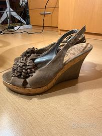 Sandali donna con zeppa Bata