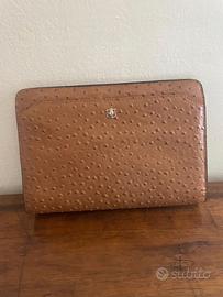 Pochette in pelle di vero struzzo color cammello