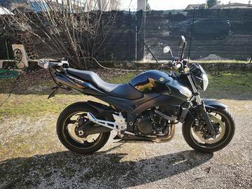 Suzuki GSR 600