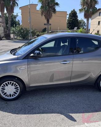 LANCIA Ypsilon 1.2 69 CV 5 porte Gold + GPL