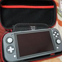 Nintendo switch lite con giochi pokemon